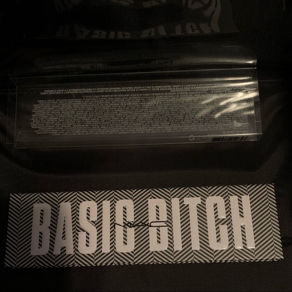 MAC Basic Bi$ch Eyeshadow NEW 100% Authentic (AB1) - Picture 5 of 5
